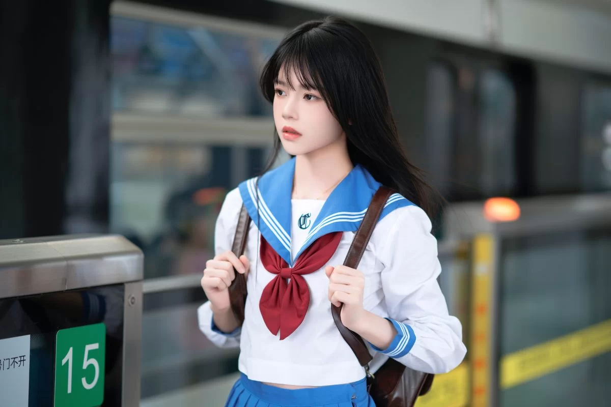 桜桃喵 – 地铁jk [33P-527MB]
